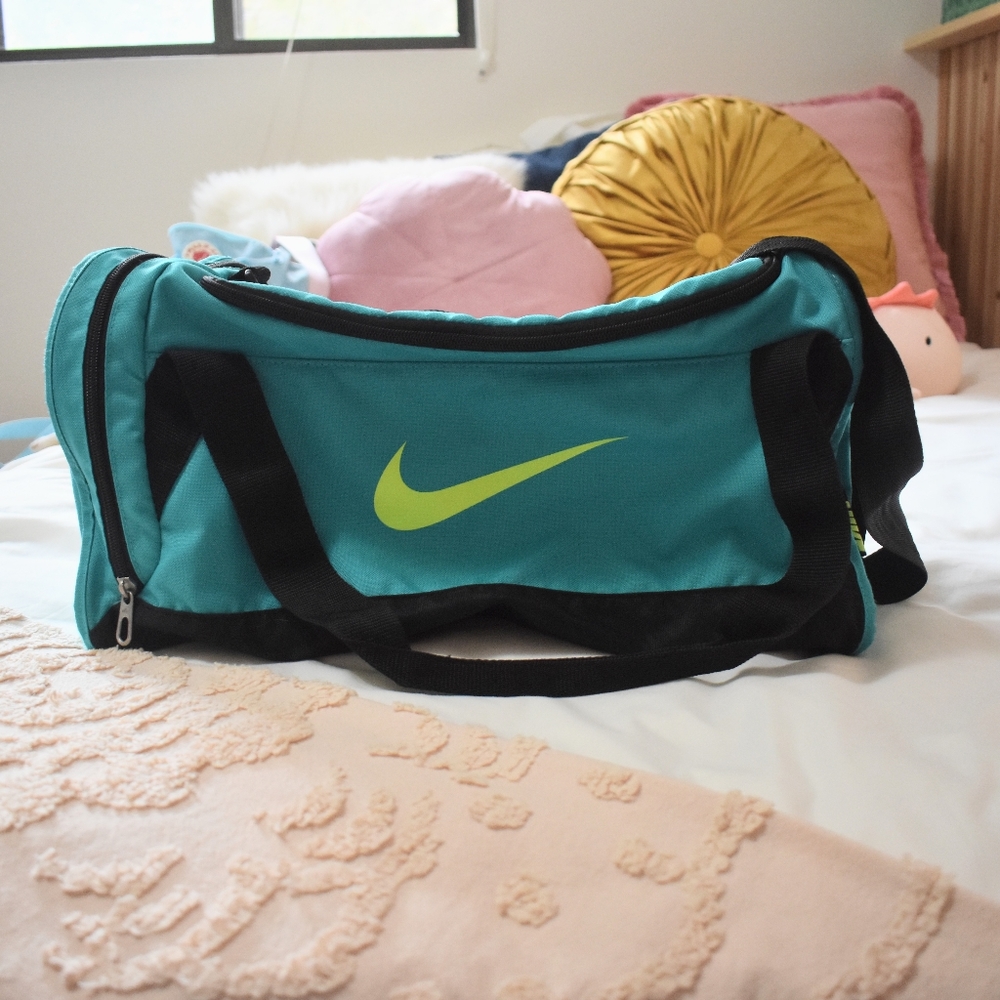 Teal nike duffel bag